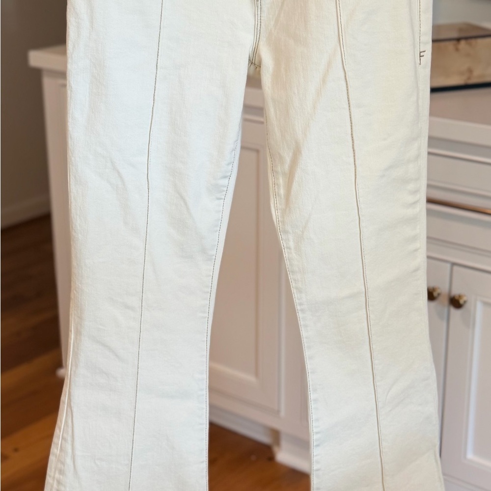 Frame Le High Flare Jeans in Cream - Picture 9 of 14